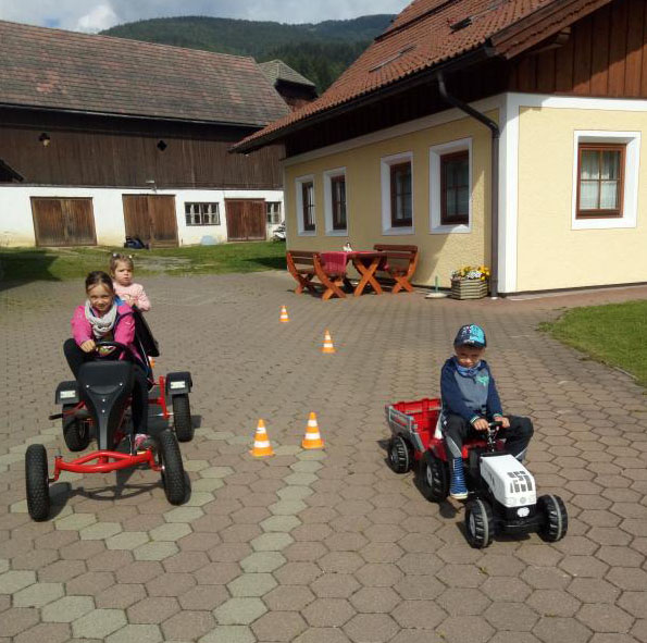 Familie Kinder Urlaub Bauernhof Lungau Mariapfarr